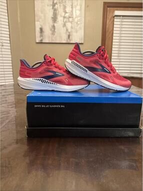 Brooks Launch GTS 9 Shoes Womens Sz 7.5 Neon Pink/Navy Sneakers Running